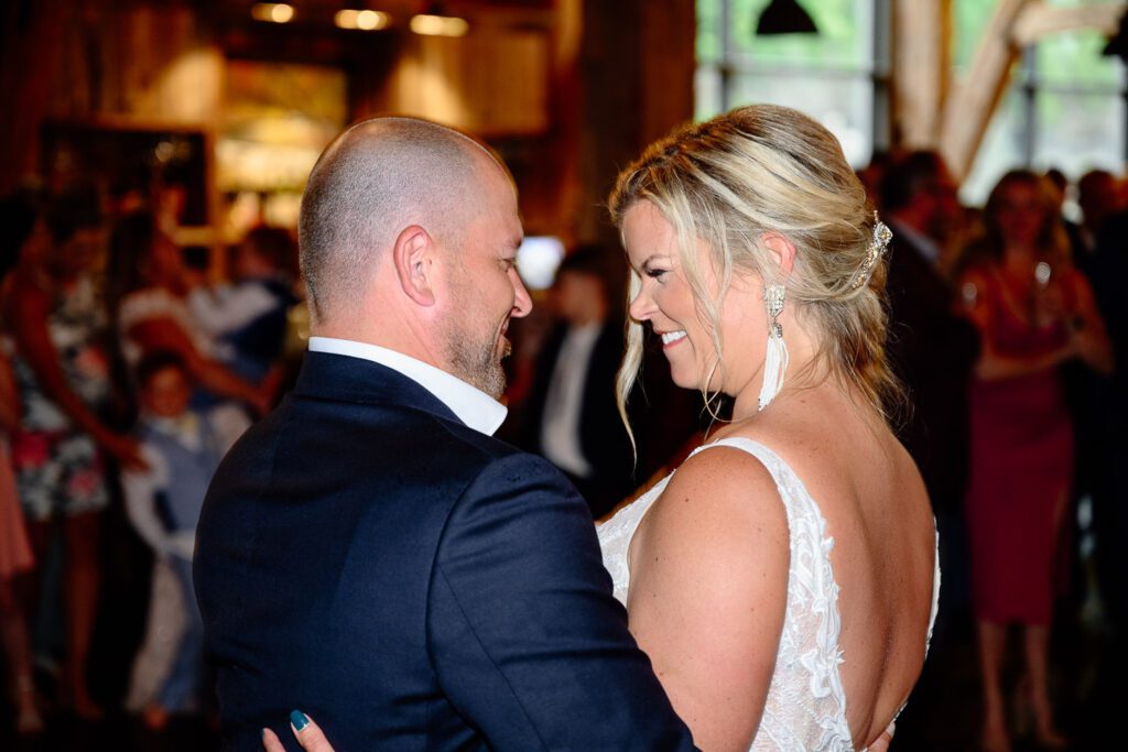 Bride and groom dance during dogwood canyon wedding schaefer photography